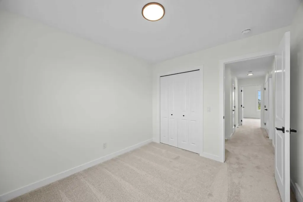 41 Hotchkiss Gardens SE Calgary AB T3S 0T6
