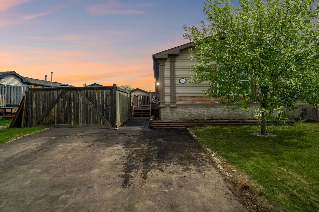 164 Balsam Way Fort Mcmurray AB T9K 0H7