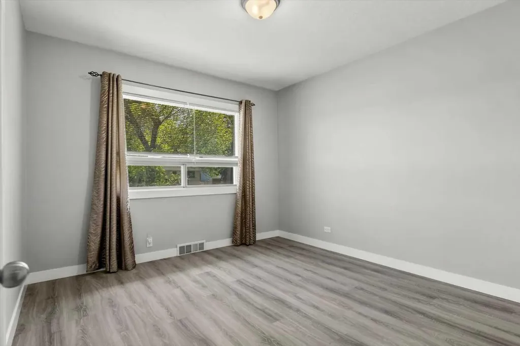 1615 22a Street NW Calgary AB T2N 2N8