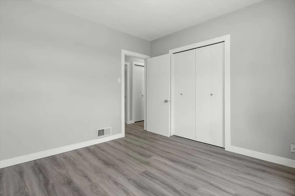 1615 22a Street NW Calgary AB T2N 2N8