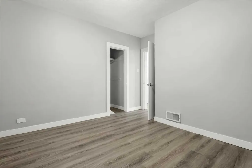 1615 22a Street NW Calgary AB T2N 2N8