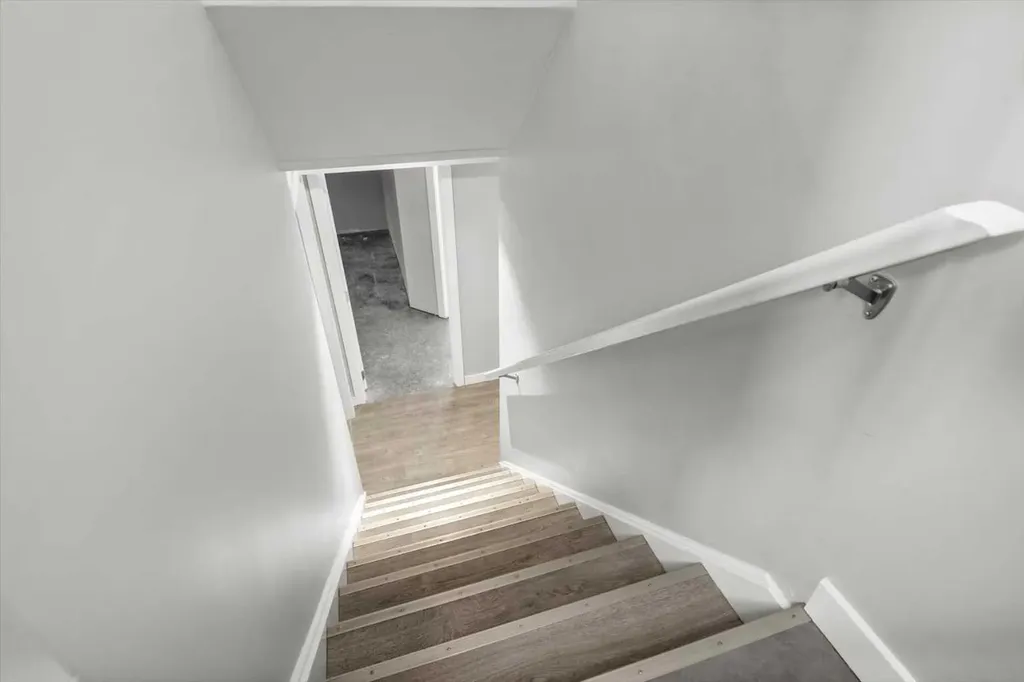 1615 22a Street NW Calgary AB T2N 2N8