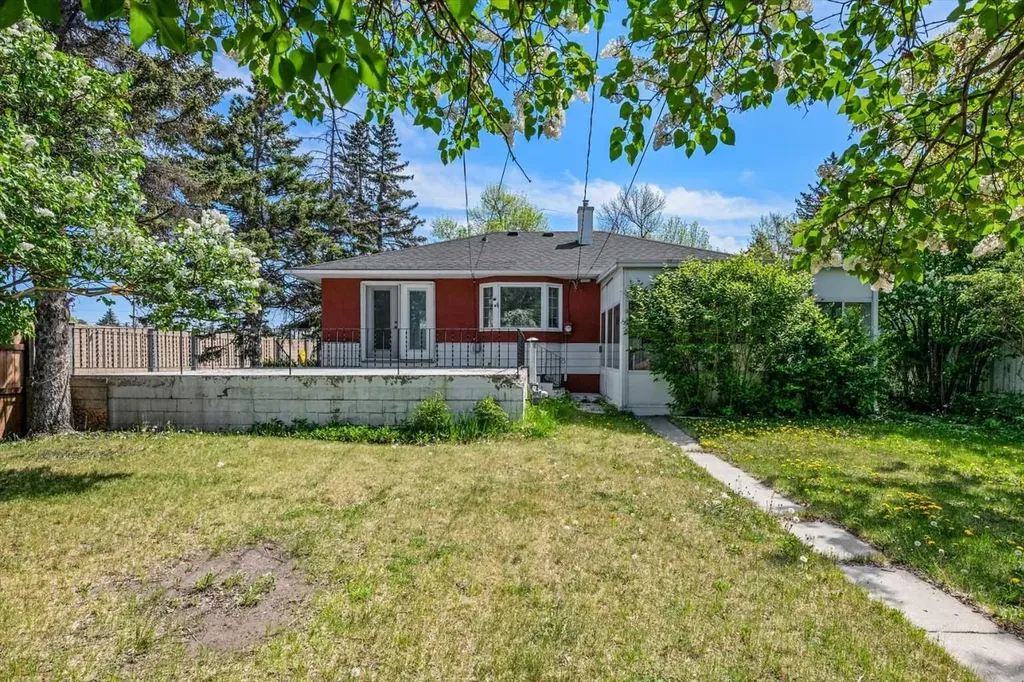 1615 22a Street NW Calgary AB T2N 2N8