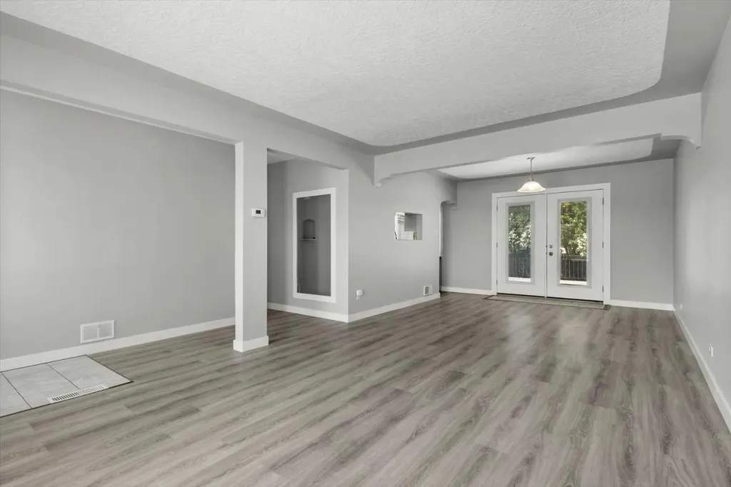 1615 22a Street NW Calgary AB T2N 2N8