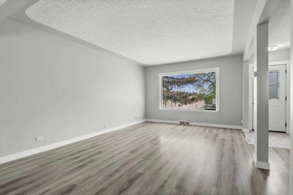 1615 22a Street NW Calgary AB T2N 2N8