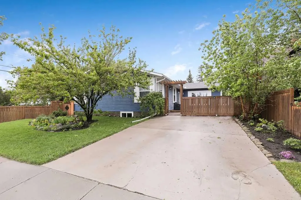 723 5 Avenue SW High River AB T1V 1B9