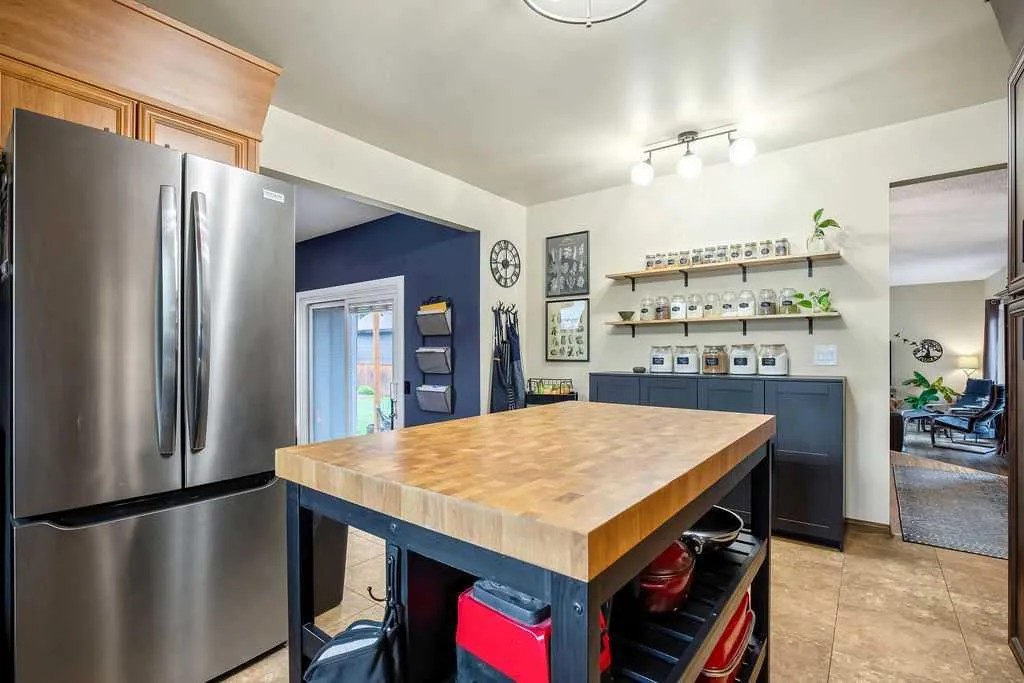 723 5 Avenue SW High River AB T1V 1B9