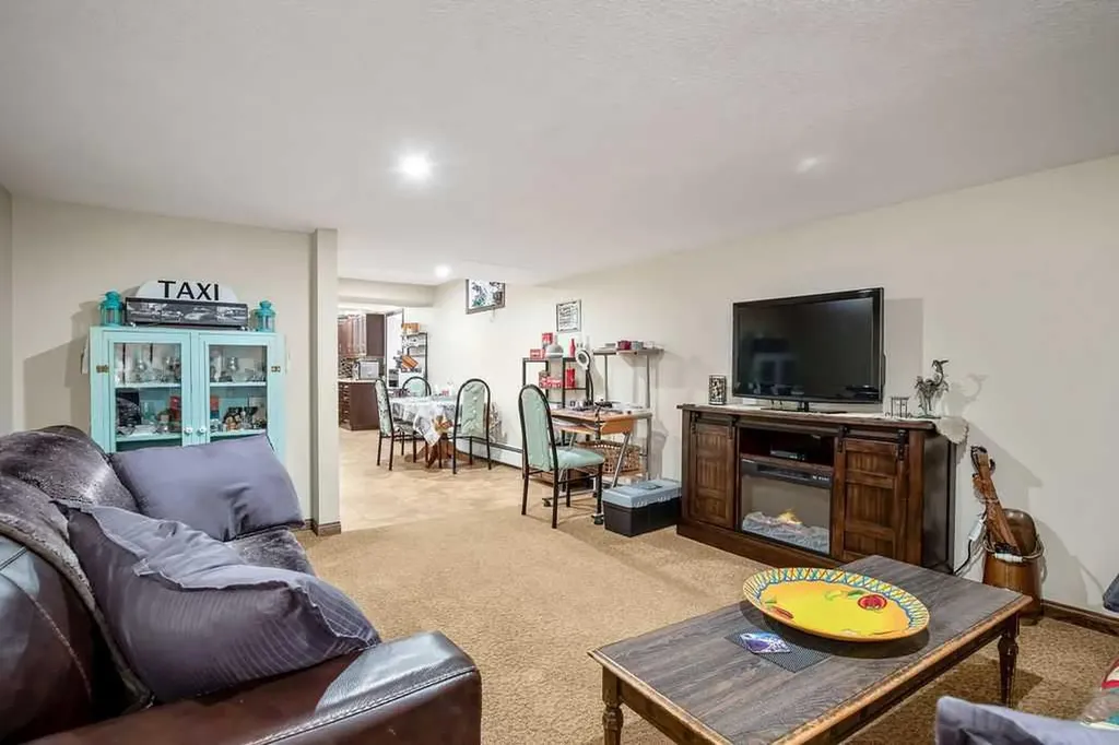 723 5 Avenue SW High River AB T1V 1B9