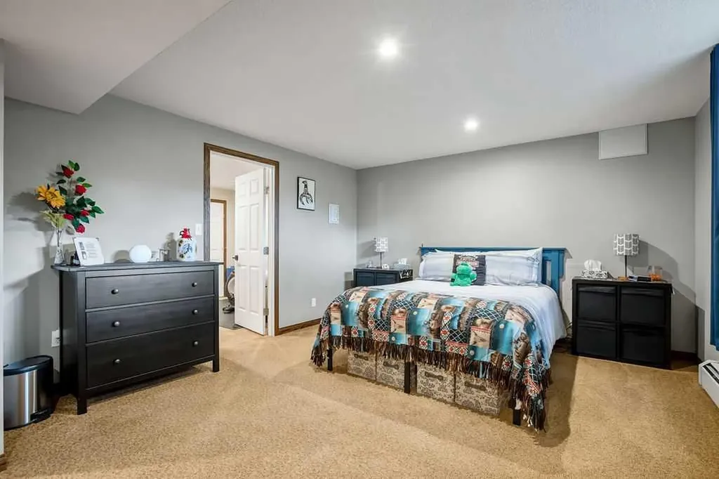 723 5 Avenue SW High River AB T1V 1B9