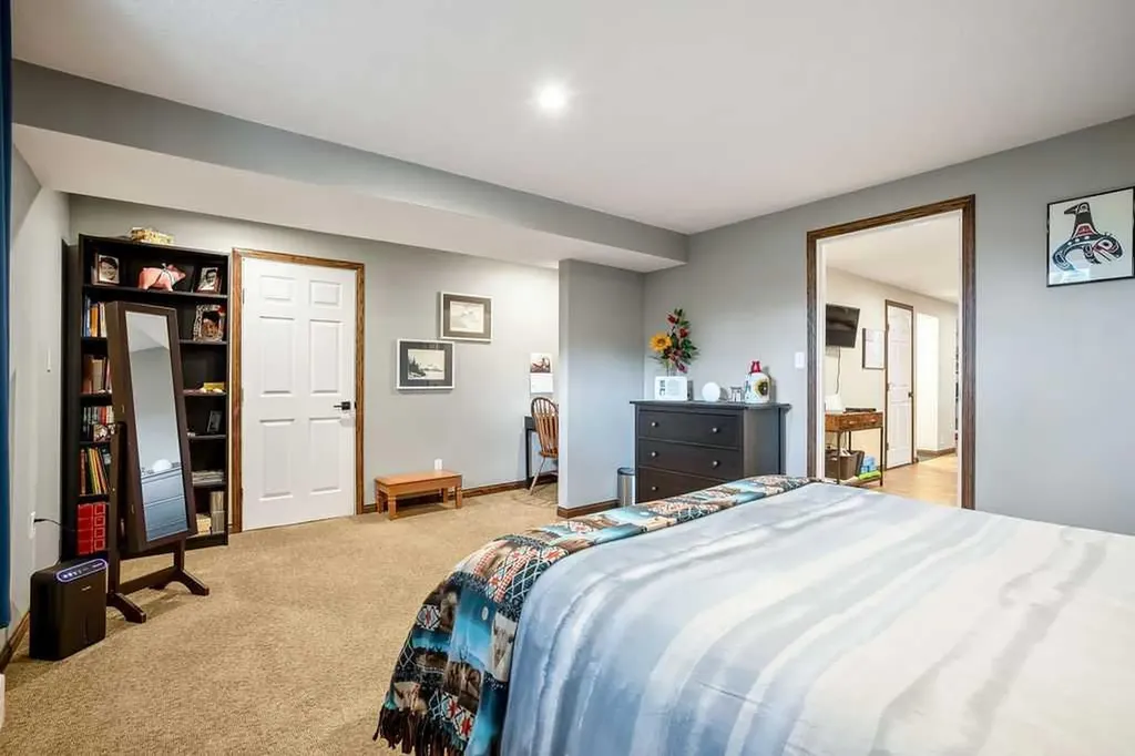 723 5 Avenue SW High River AB T1V 1B9