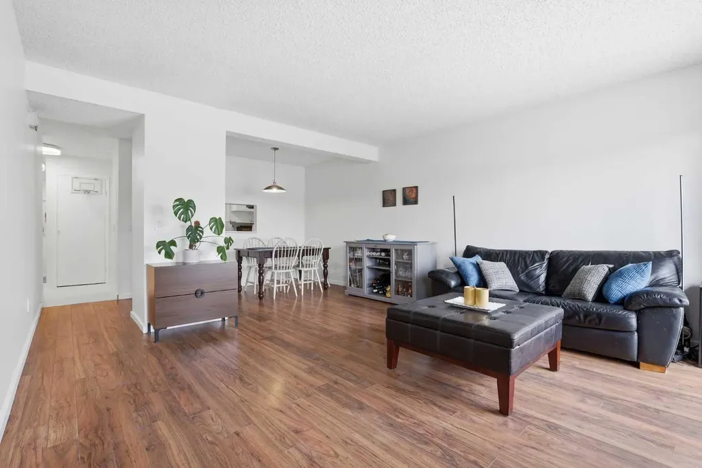 131 Templehill Drive NE Calgary AB T1Y4T1