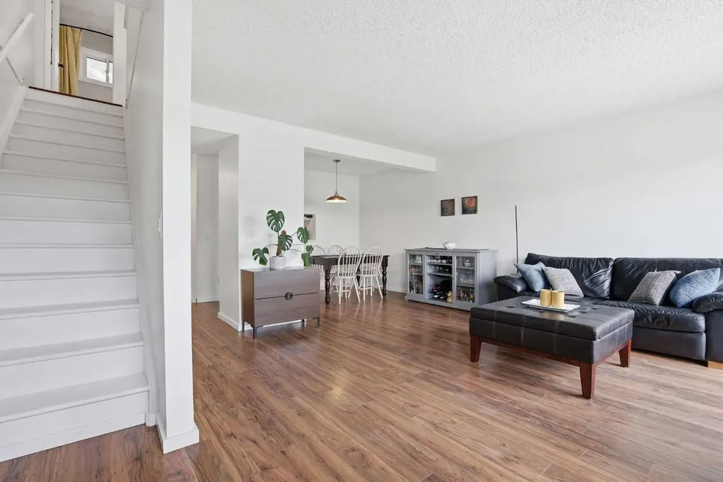 131 Templehill Drive NE Calgary AB T1Y4T1