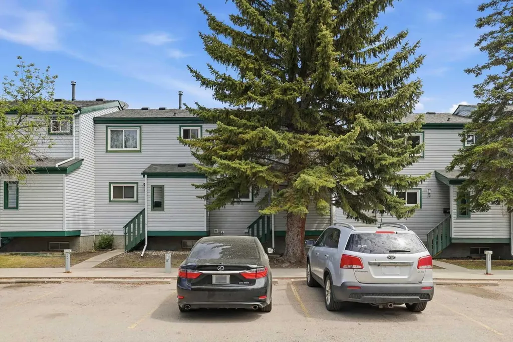 131 Templehill Drive NE Calgary AB T1Y4T1