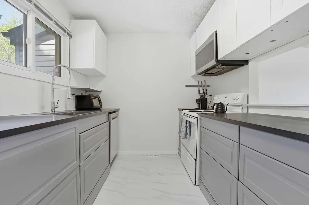 131 Templehill Drive NE Calgary AB T1Y4T1