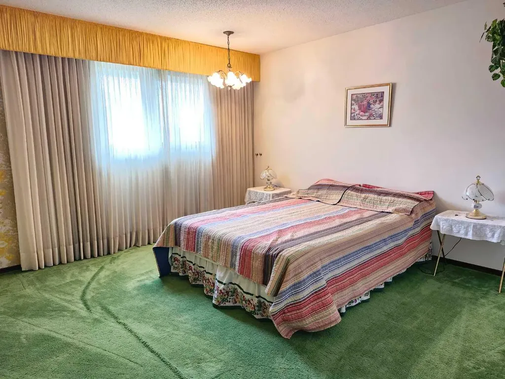 201 Huntington Park Drumheller AB T0J0Y6