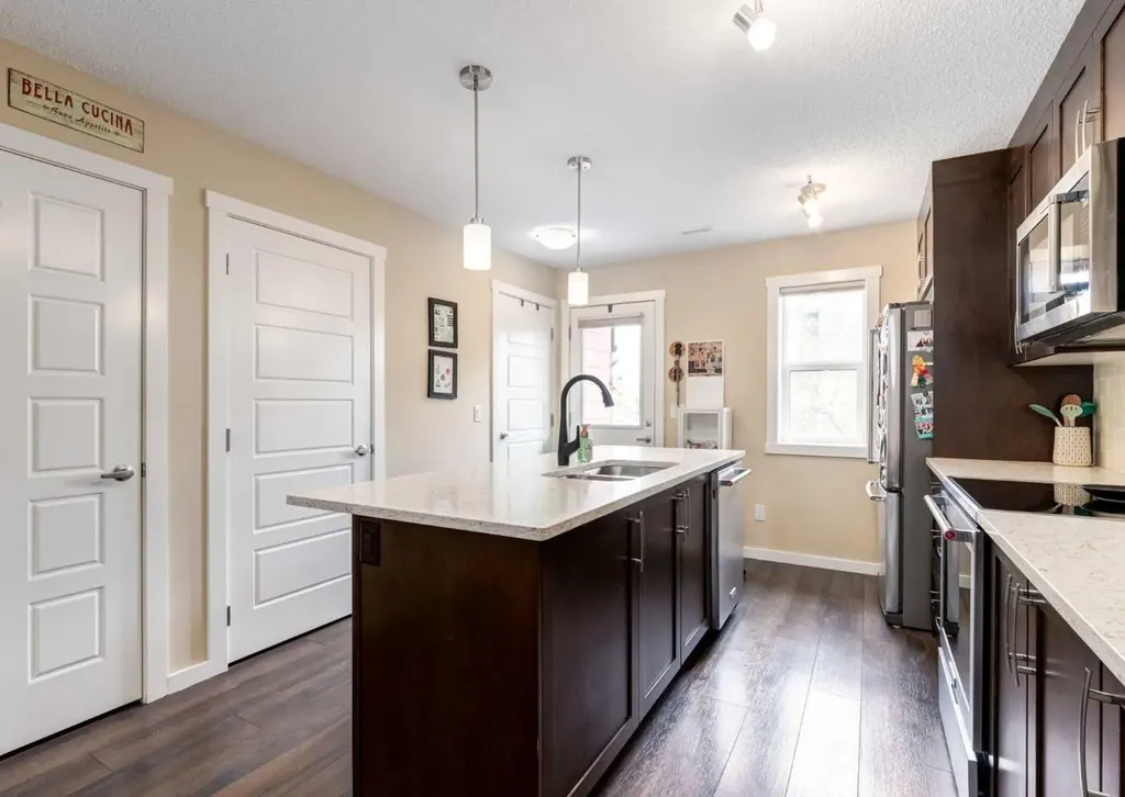 606 Cranford Mews SE Calgary AB T3M 2P1