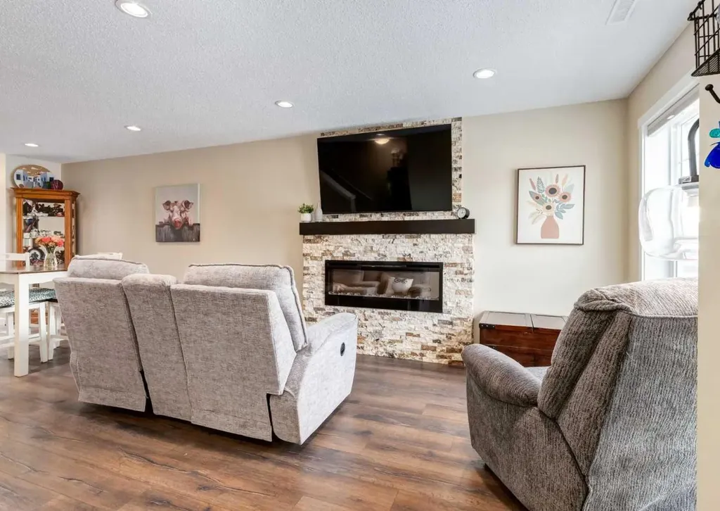606 Cranford Mews SE Calgary AB T3M 2P1