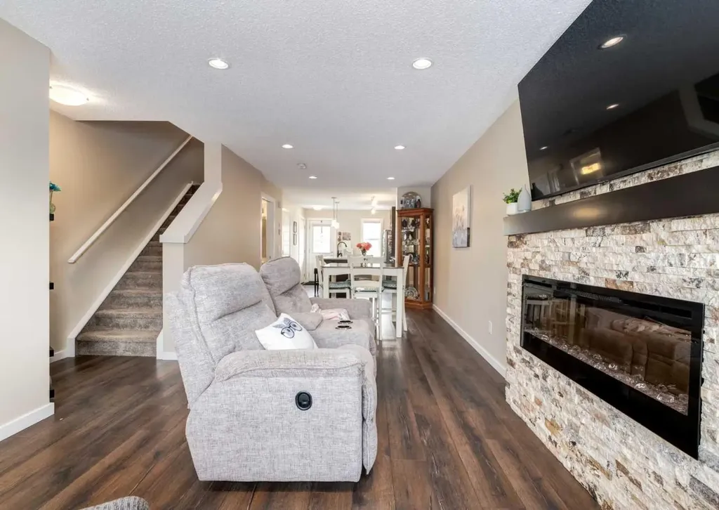 606 Cranford Mews SE Calgary AB T3M 2P1