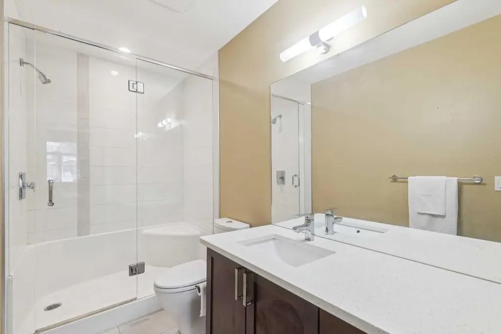16 Auburn Bay Link SE Calgary AB T3M1Z6