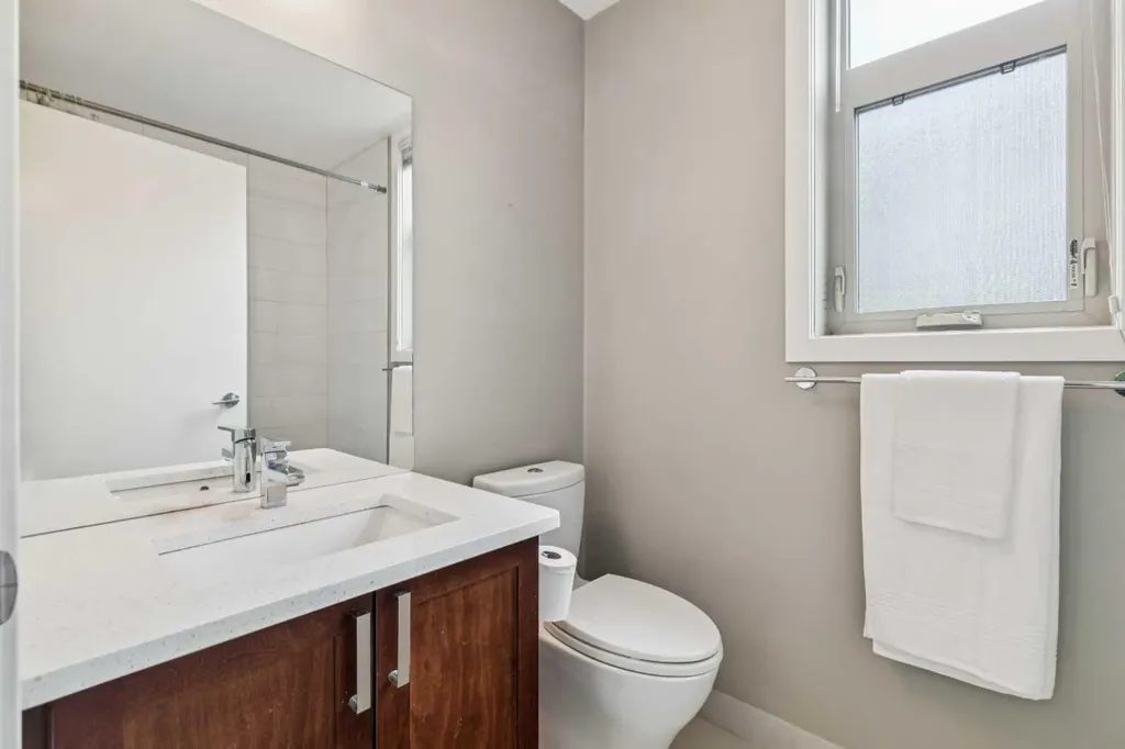 16 Auburn Bay Link SE Calgary AB T3M1Z6