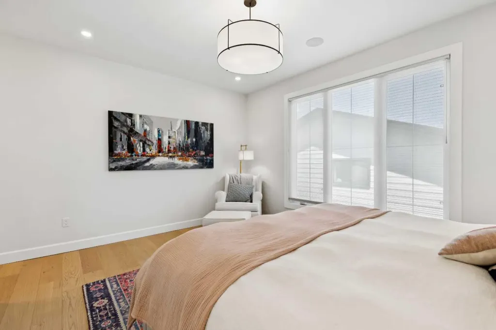 3004 Hampton Crescent SW Calgary AB T3E 4R2