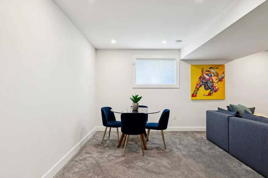 3004 Hampton Crescent SW Calgary AB T3E 4R2