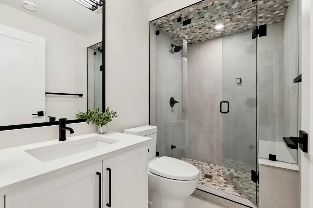 3004 Hampton Crescent SW Calgary AB T3E 4R2