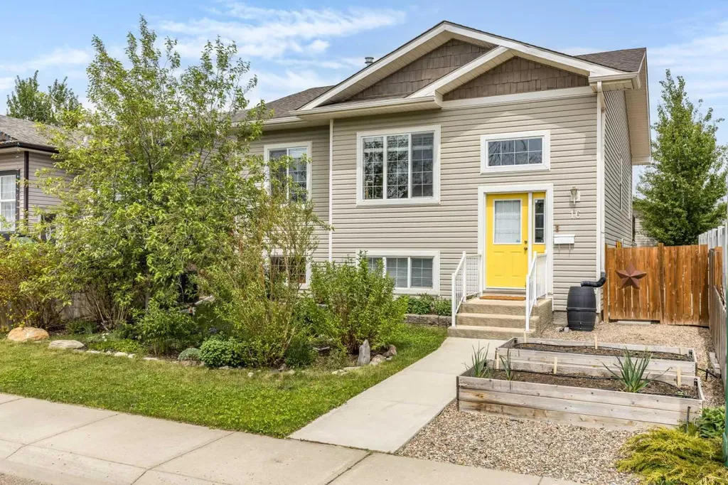 16 Vista Place SE Medicine Hat AB T1B4V4