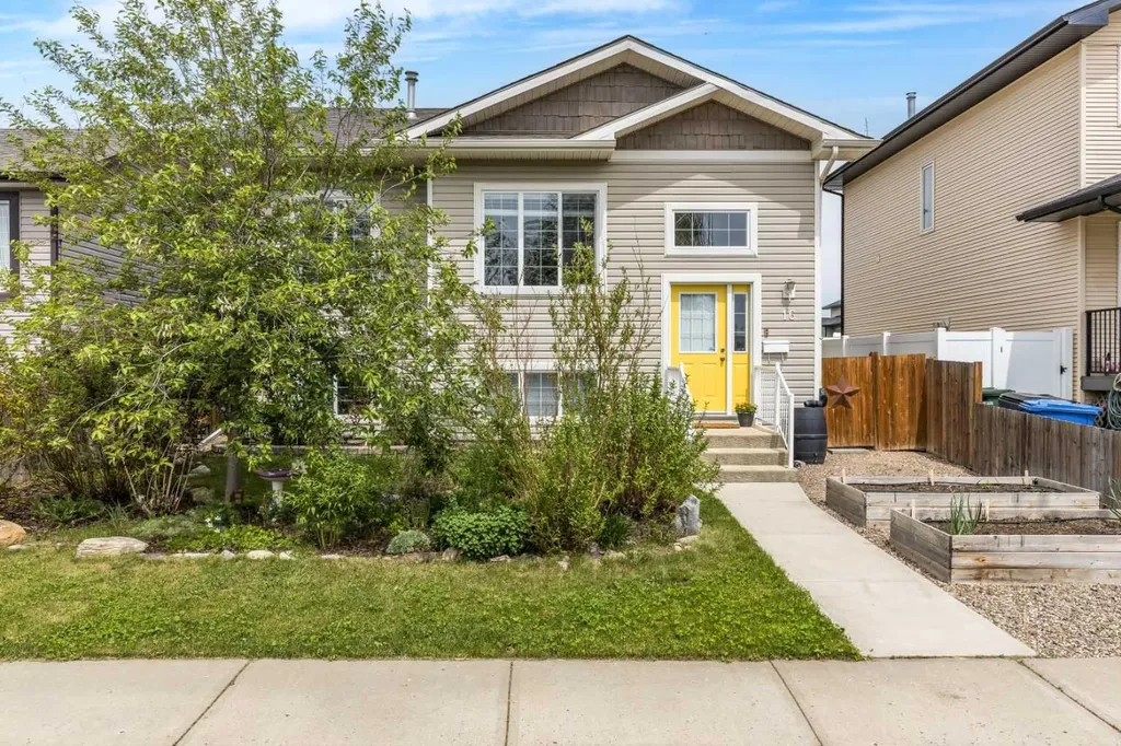 16 Vista Place SE Medicine Hat AB T1B4V4