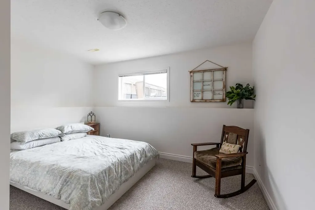 16 Vista Place SE Medicine Hat AB T1B4V4
