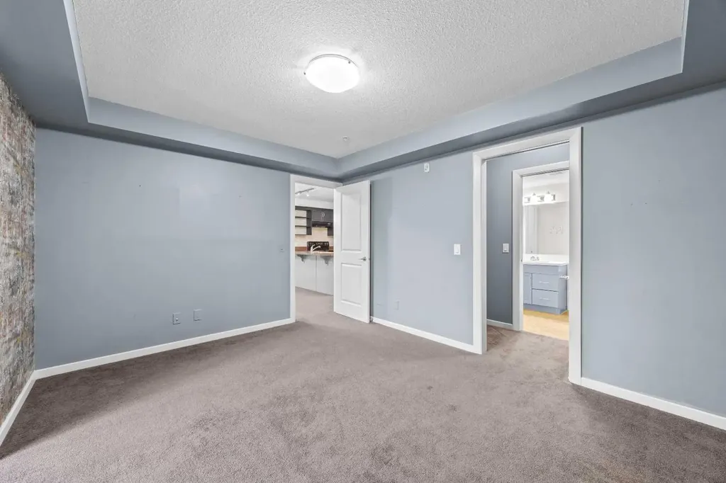 310 Mckenzie Towne Gate SE Calgary AB T2Z 1A6