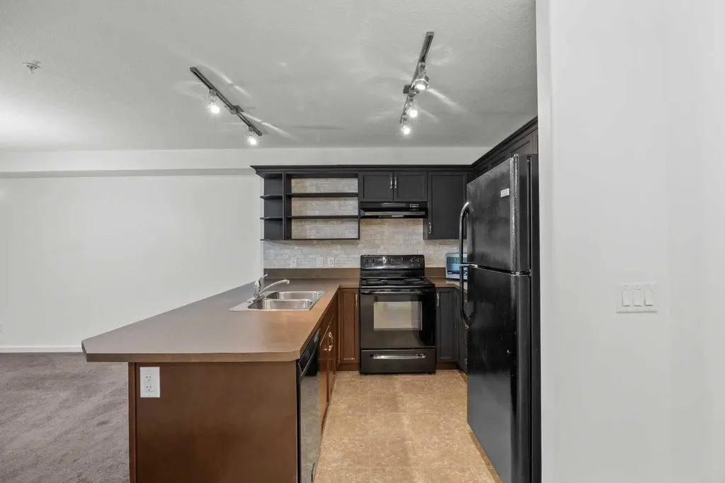 310 Mckenzie Towne Gate SE Calgary AB T2Z 1A6