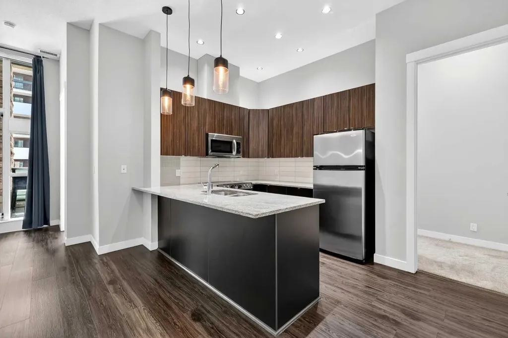 788 12 Avenue SW Calgary AB T2R0H1