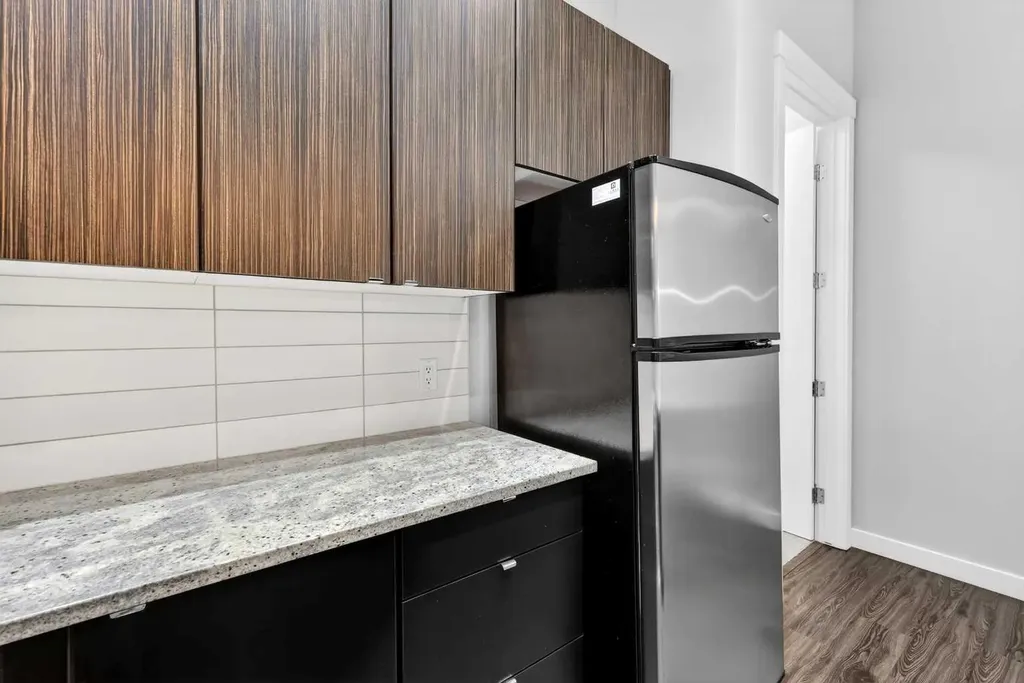 788 12 Avenue SW Calgary AB T2R0H1