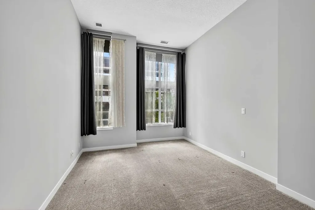 788 12 Avenue SW Calgary AB T2R0H1