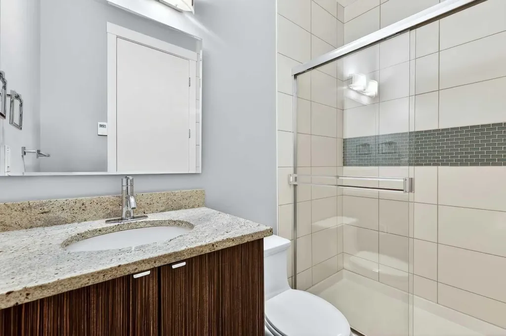 788 12 Avenue SW Calgary AB T2R0H1