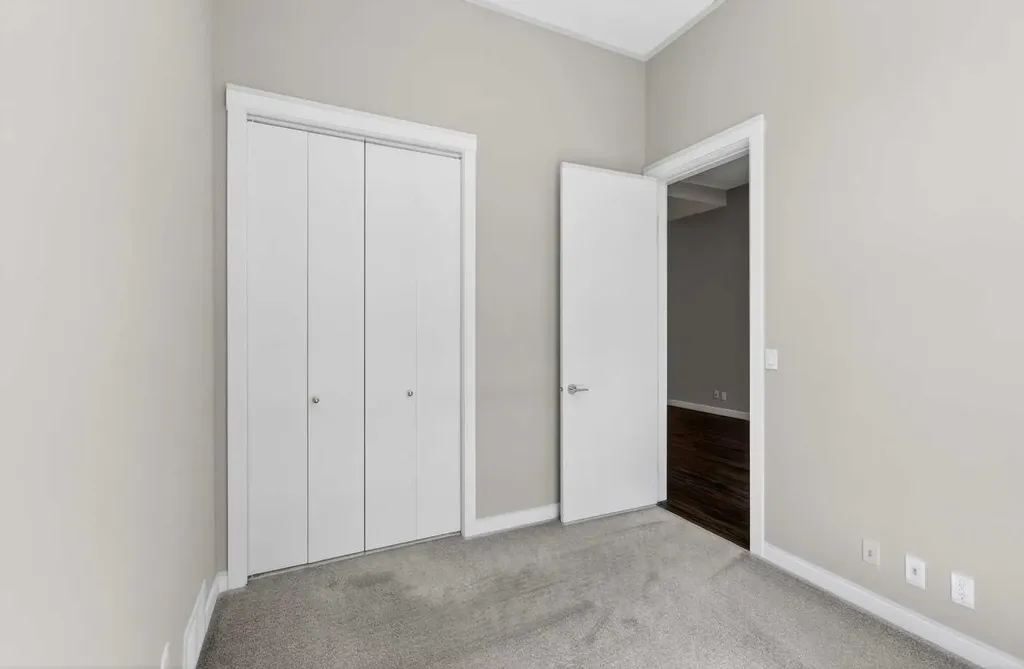 788 12 Avenue SW Calgary AB T2R0H1