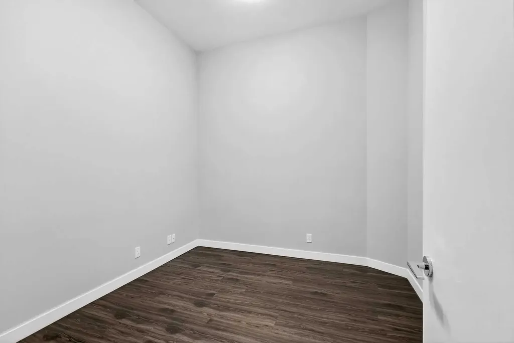 788 12 Avenue SW Calgary AB T2R0H1