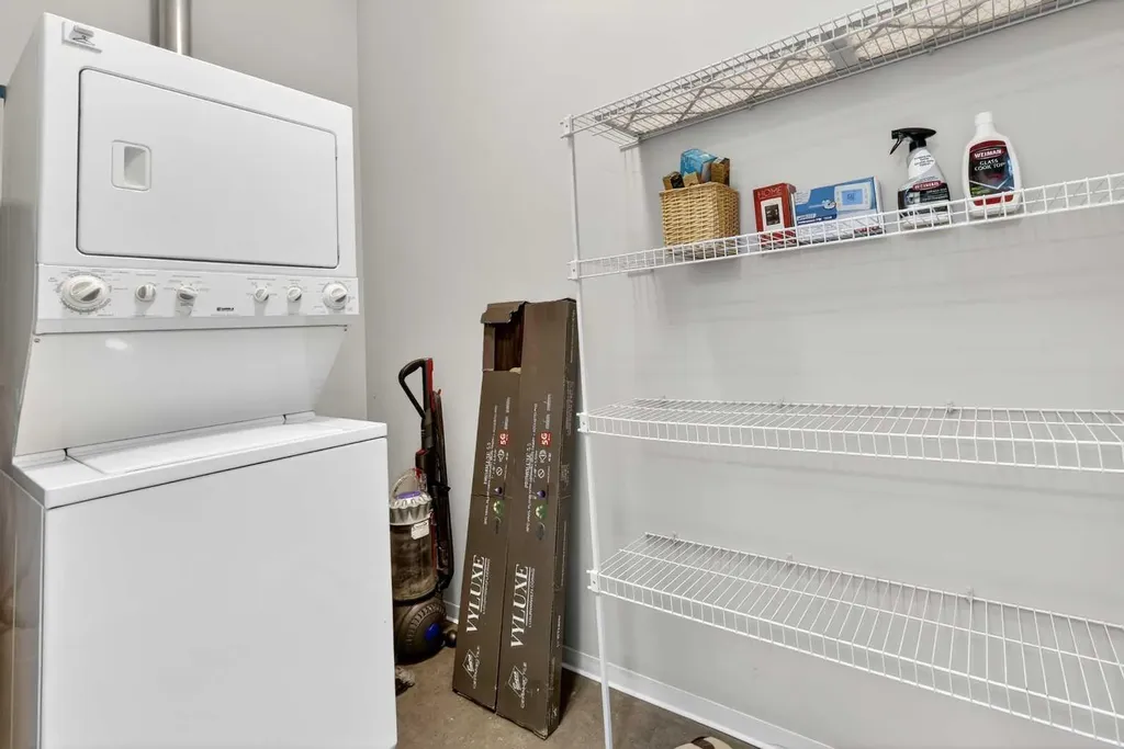 788 12 Avenue SW Calgary AB T2R0H1