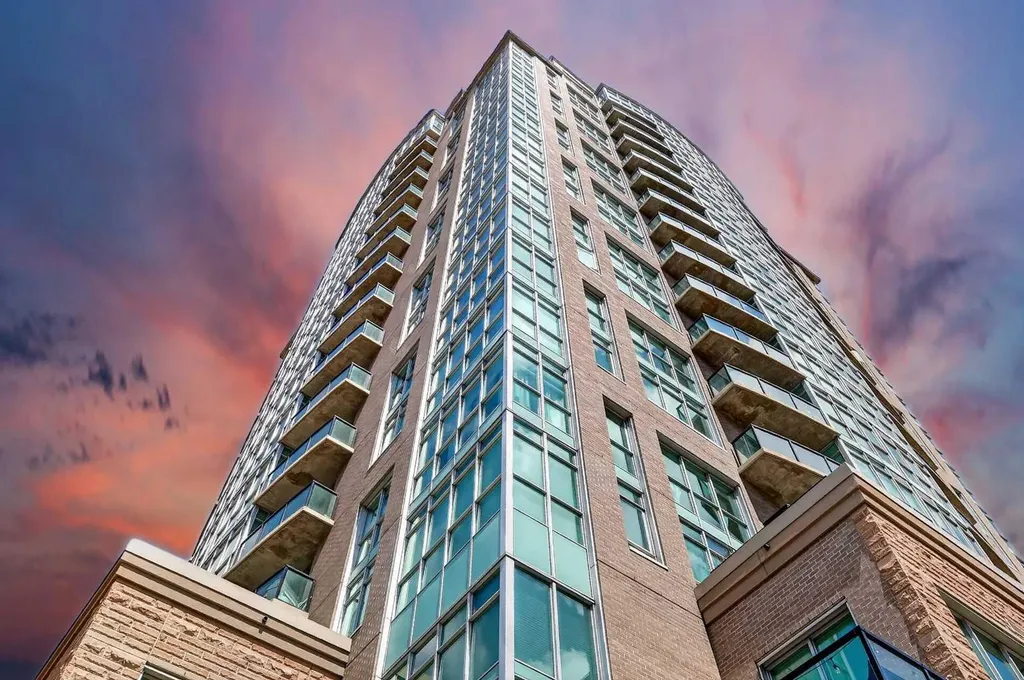 788 12 Avenue SW Calgary AB T2R0H1