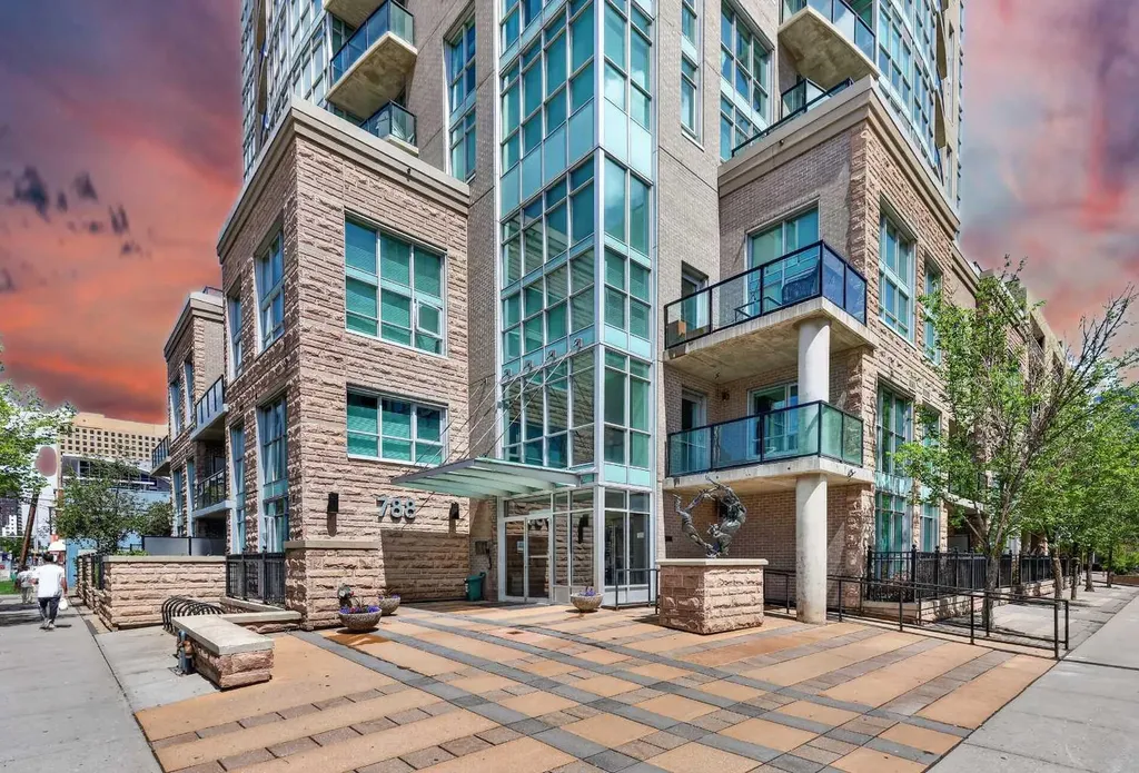 788 12 Avenue SW Calgary AB T2R0H1