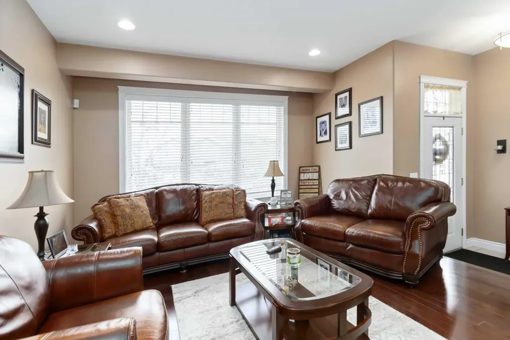 108 Chestnut Way Fort Mcmurray AB T9K 1M6