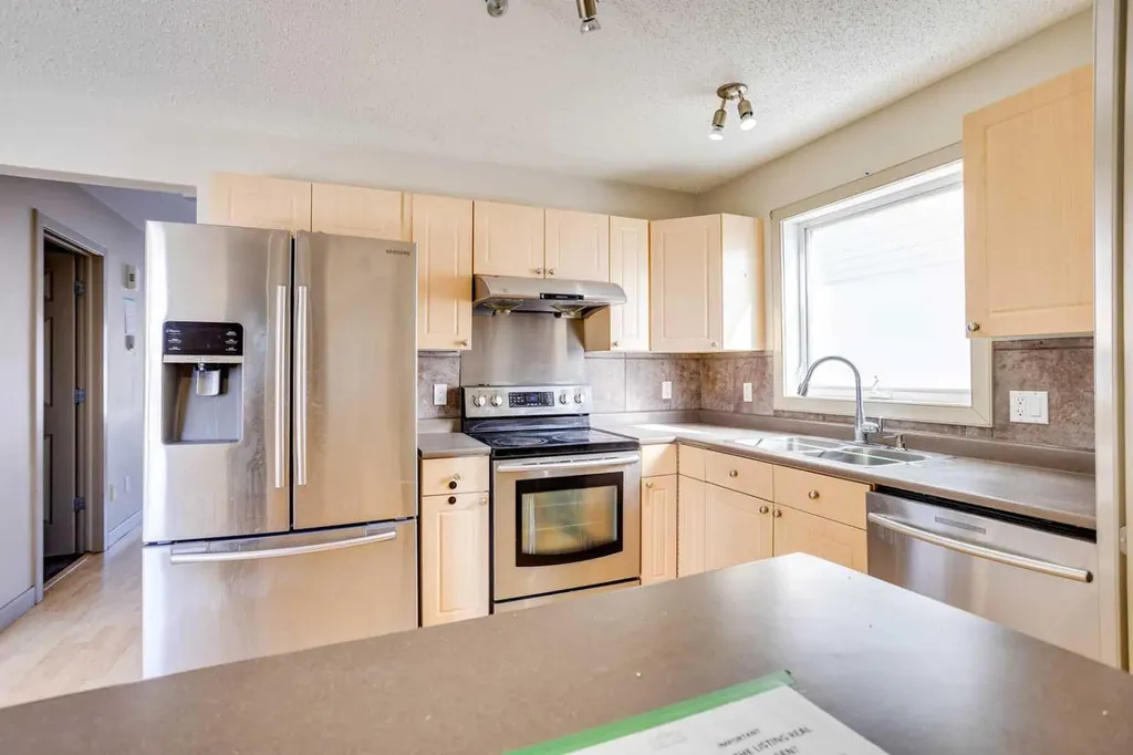 258 Fox Crescent Fort Mcmurray AB T9K 0C2