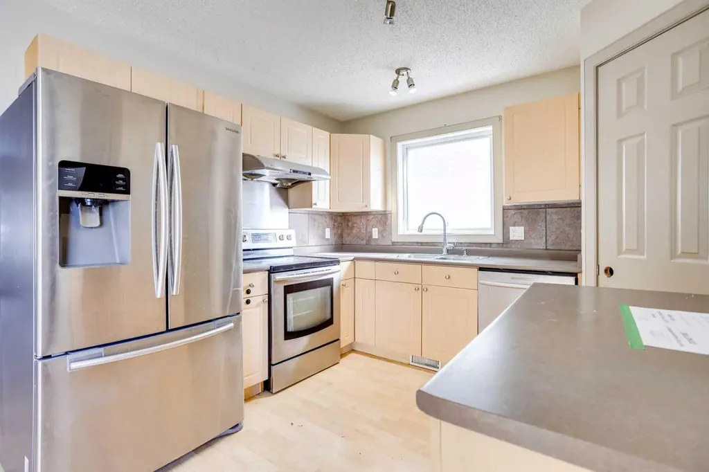 258 Fox Crescent Fort Mcmurray AB T9K 0C2