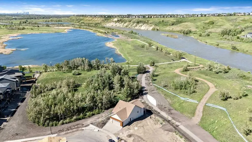 288 Wolf River Drive SE Calgary AB T2X 6G6