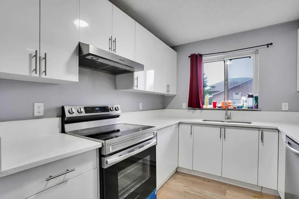 133 Martinglen Way NE Calgary AB T3J 3J1