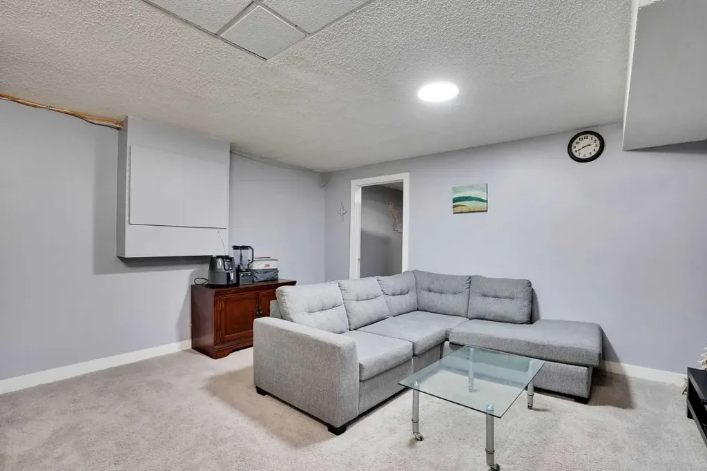 133 Martinglen Way NE Calgary AB T3J 3J1