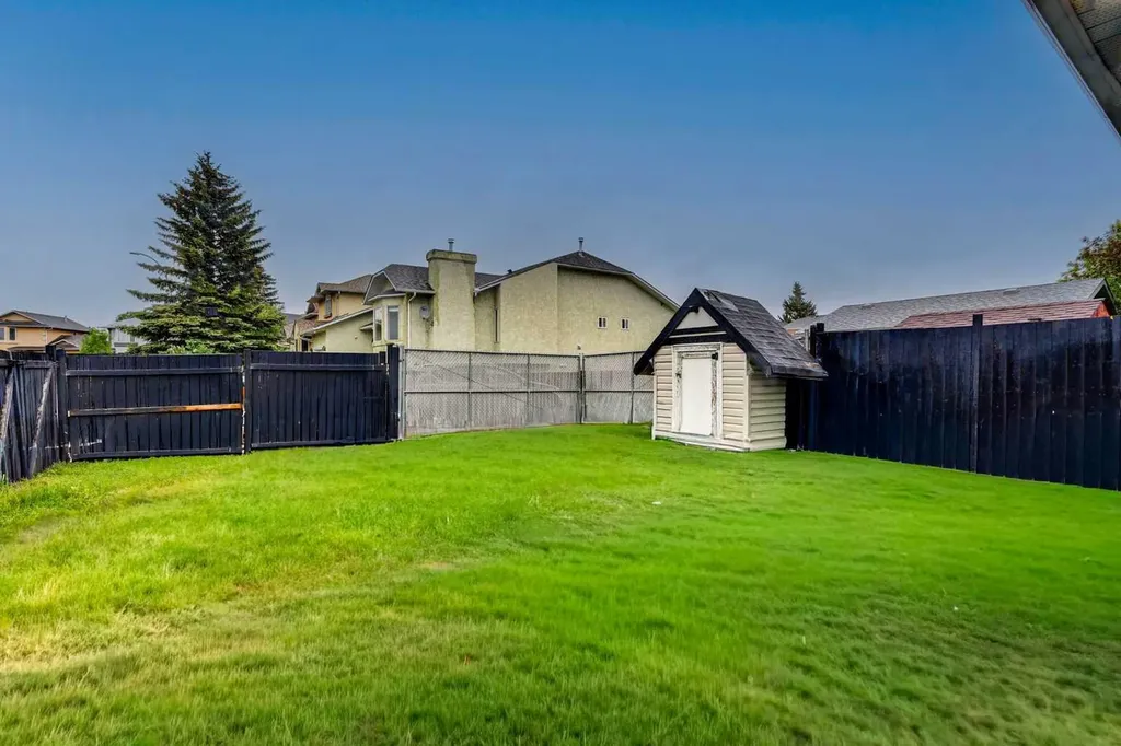 133 Martinglen Way NE Calgary AB T3J 3J1