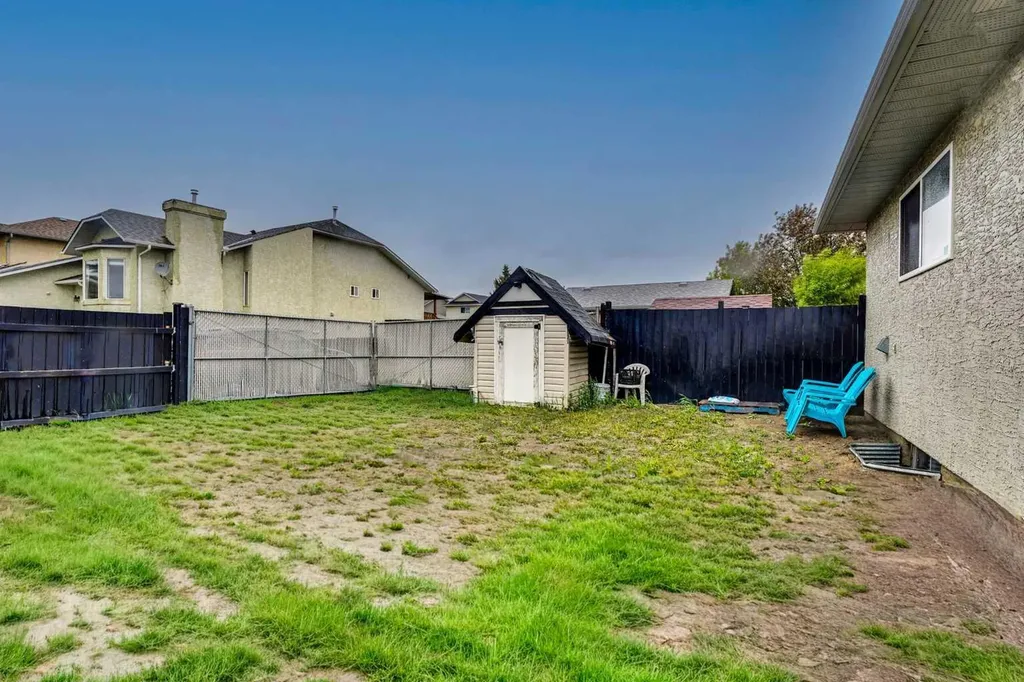 133 Martinglen Way NE Calgary AB T3J 3J1