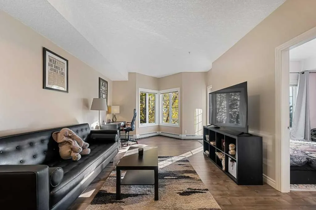 60 Royal Oak Plaza NW Calgary AB T3G 0A7